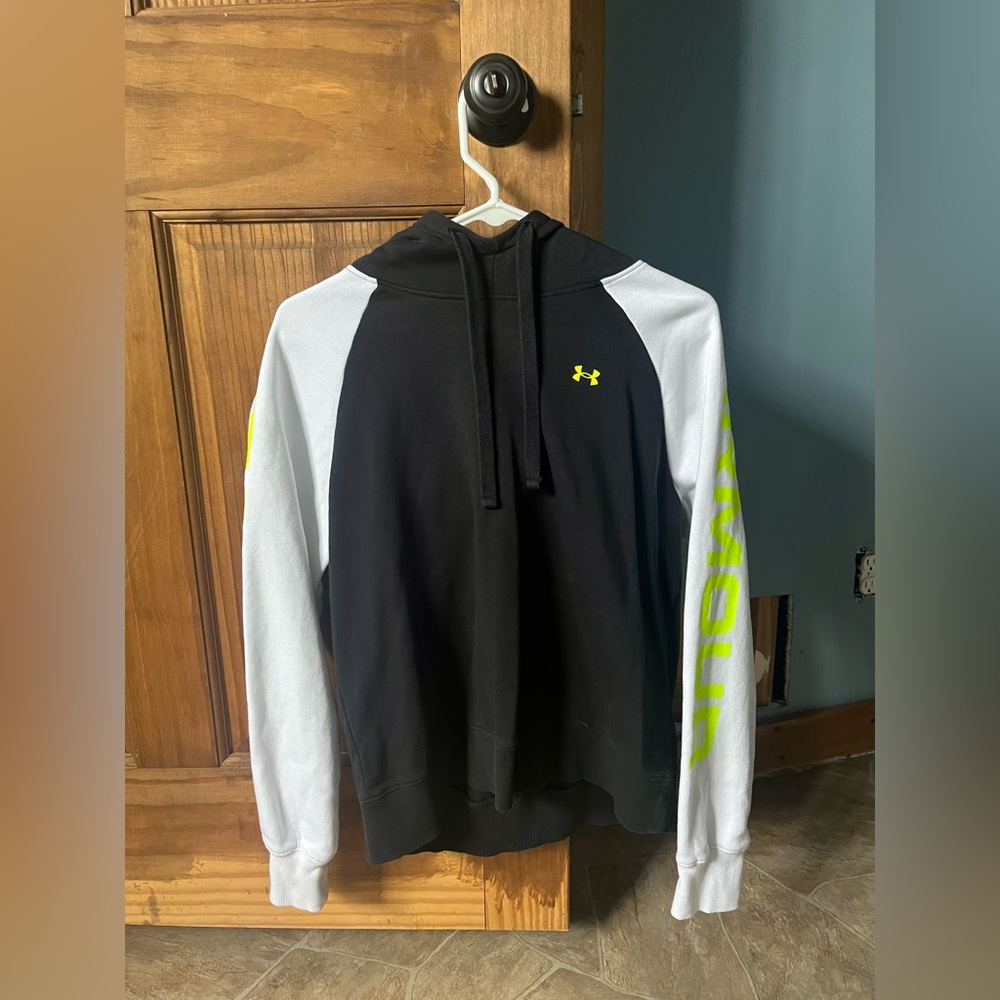 never worn under armor sweatshirt